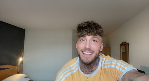 Onlyfans free u235999288 

 picture 2
