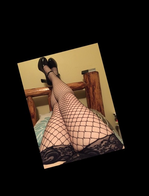 View NewlySouthernHotMama (u236345429newlysouthernh) OnlyFans 16 Photos and 3 Videos for free 

 picture 2