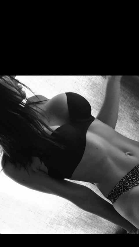 u238420545 (Floora) OnlyFans Leaked Pictures & Videos 

 picture 2