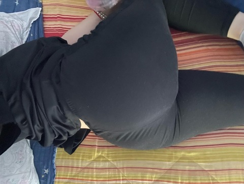u240247384 OnlyFans Leak (18 Photos and 6 Videos) 

 picture 2