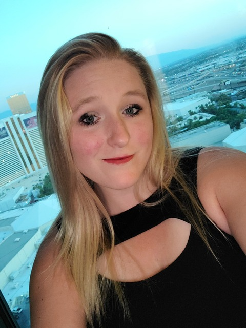 u240590899 OnlyFans Leak 

 picture 2