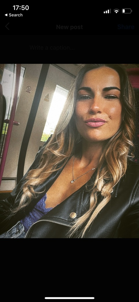 u242686960 OnlyFans Leak (19 Photos and 8 Videos) 

 picture 2