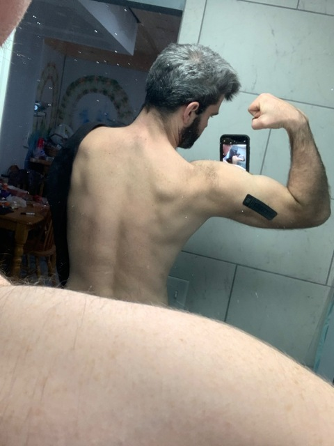 u24412054 (Just call me daddy!) free OnlyFans Leaked Videos and Pictures 

 picture 2