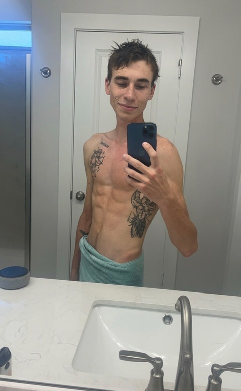 u247874110 OnlyFans Leak (12 Photos and 9 Videos) 

 picture 2