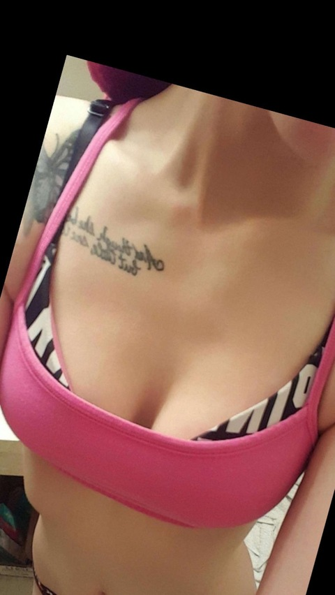 u258813589 OnlyFans Leak (3 Photos and 0 Videos) 

 picture 2