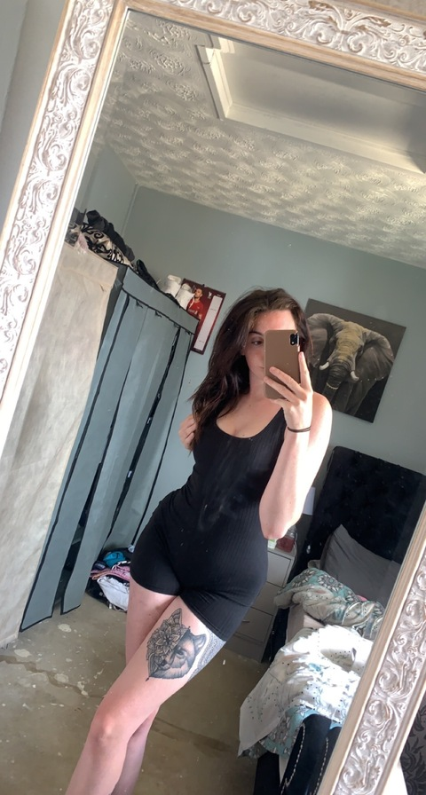 View u263747328 (Skye) OnlyFans 21 Photos and 14 Videos for free 

 picture 2
