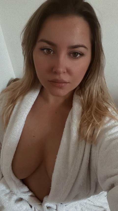 u285455746 (Issa) OnlyFans Leaked Content 

 picture 2