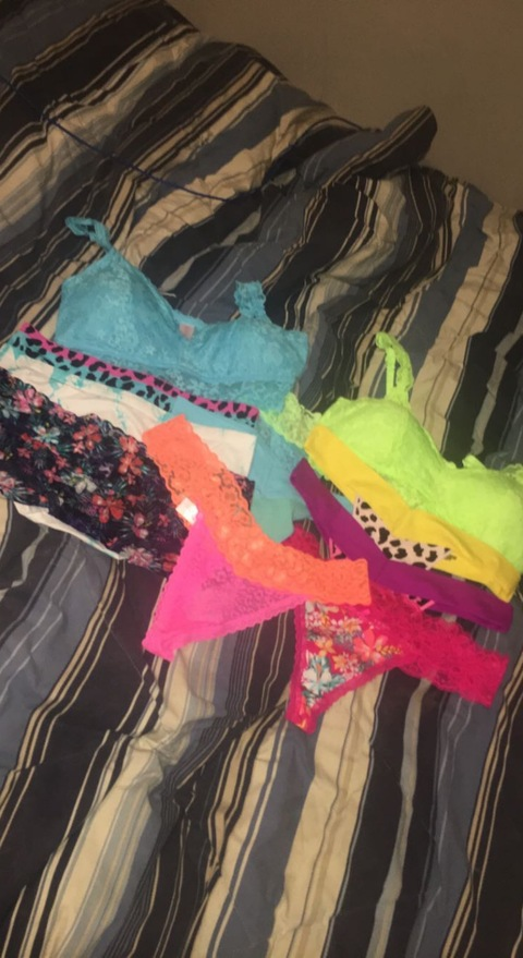 u52731082 OnlyFans Leak (2 Photos and 0 Videos) 

 picture 2