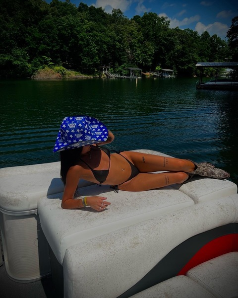 u53888997 OnlyFans Leak 

 picture 2