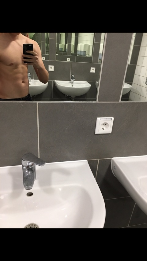 Get Free access to @u56182956 (Blueeye1008) Leaked OnlyFans 

 picture 2