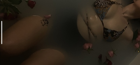 urbigtiddygothgirlfriend (lilly) free OnlyFans Leaked Videos and Pictures 

 picture 2