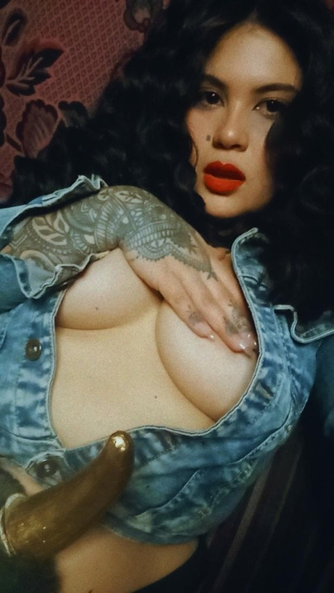 View Ursula (ursulolit) OnlyFans 4 Photos and 0 Videos leaked 

 picture 2