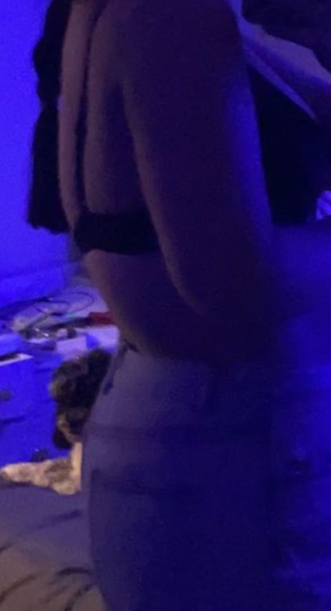 @user311003 leaks Onlyfans content for free 

 picture 2