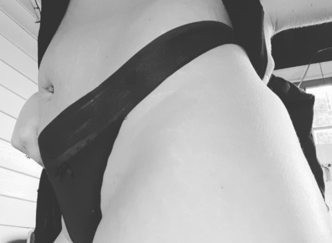 uwhitxo OnlyFans Leaked Photos and Videos 

 picture 2