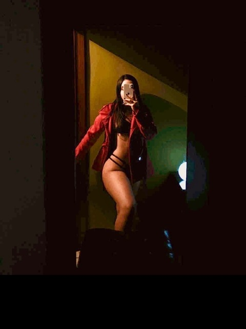 View v9100111 (Vianey rodriguez) OnlyFans 23 Photos and 6 Videos leaks 

 picture 2