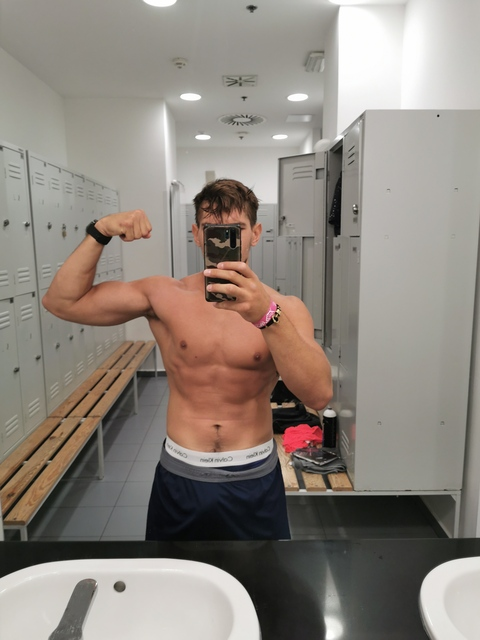 v_j_1997 OnlyFans Leaks 

 picture 2