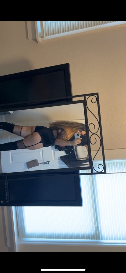 View valadeezyyy OnlyFans content for free 

 picture 2