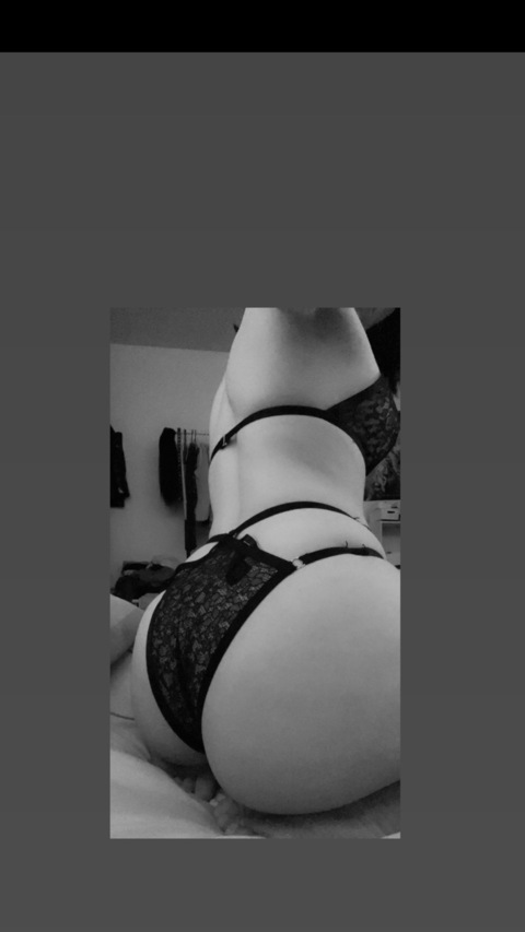 Onlyfans leak vanillacubana 

 picture 2