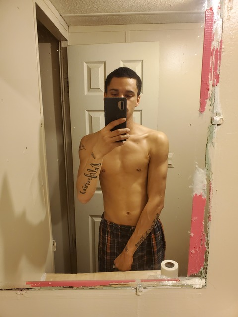 View vathrower209 (Yourfavoritelightskinn) OnlyFans 8 Photos and 1 Videos for free 

 picture 2