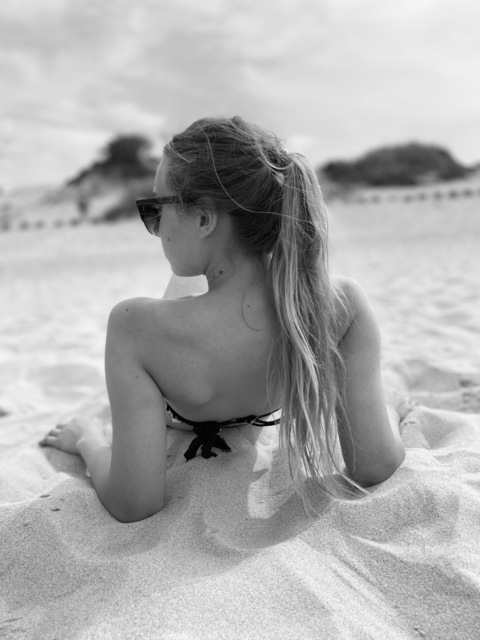 Get Free access to @veronika_mefly Leaked OnlyFans 

 picture 2