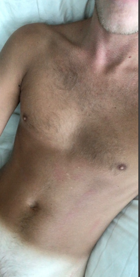 versblondeboy OnlyFans Leaked (8 Photos and 1 Videos) 

 picture 2