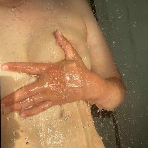 Onlyfans free vic.tor.ia 

 picture 2