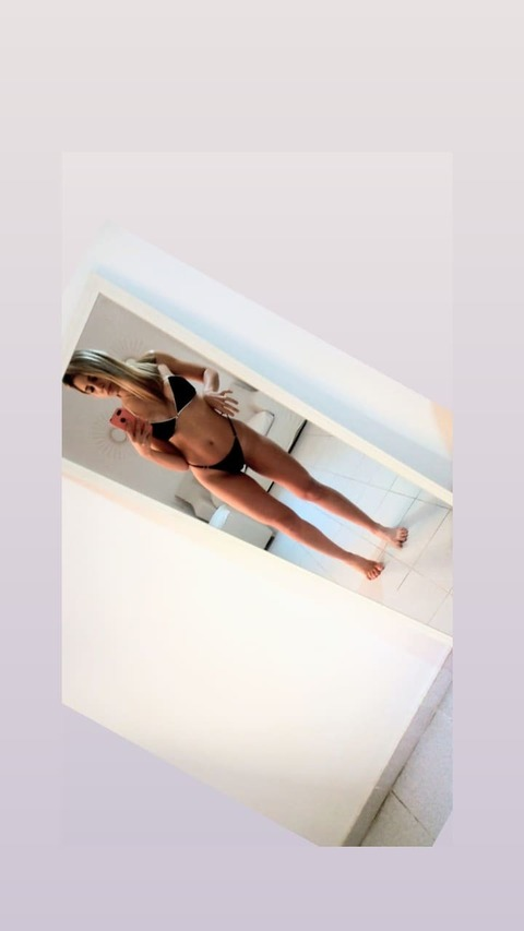 @vickylinda01 leaks Onlyfans videos free 

 picture 2