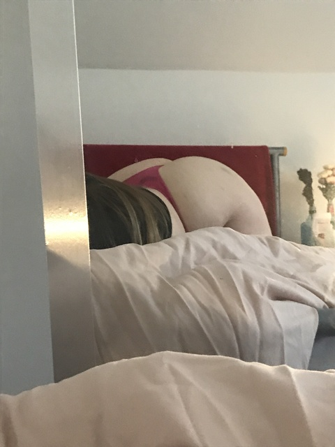 victoriapeaches (Victoria Peaches) OnlyFans Leaked Content 

 picture 2