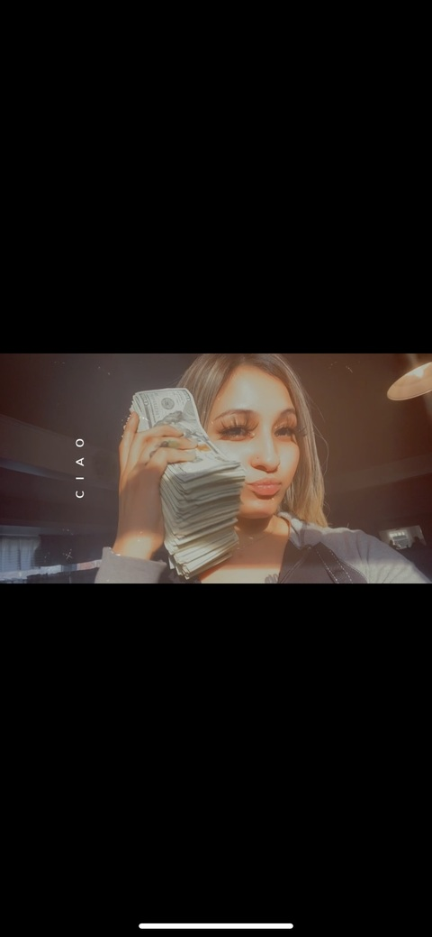 vii.glo OnlyFans Leaked 

 picture 2