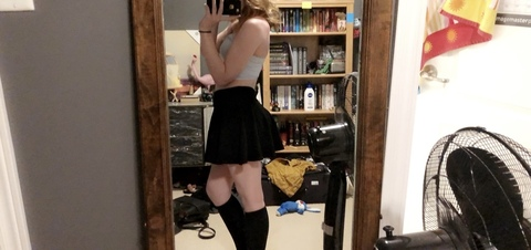 violet195 OnlyFans Leak (16 Photos and 0 Videos) 

 picture 2
