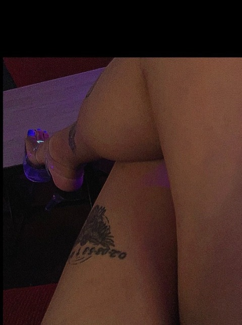 violet_69065 OnlyFans Leak (13 Photos and 0 Videos) 

 picture 2