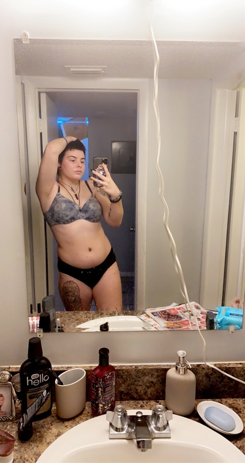 View violetbluemoon (Violet 😋) OnlyFans 25 Photos and 1 Videos leaked 

 picture 2