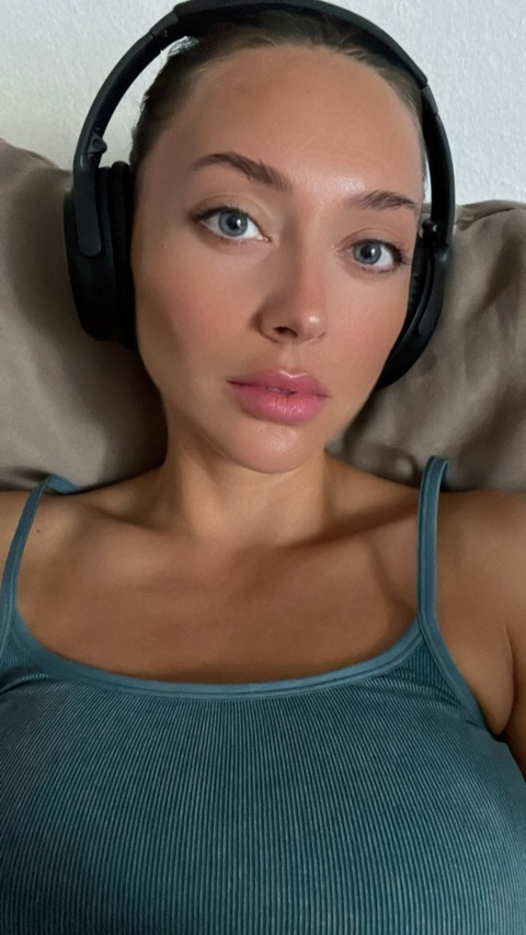 Download virginvivienne OnlyFans content free 

 picture 2