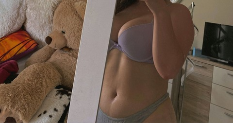 vivien.rks OnlyFans Leaked (3 Photos and 2 Videos) 

 picture 2