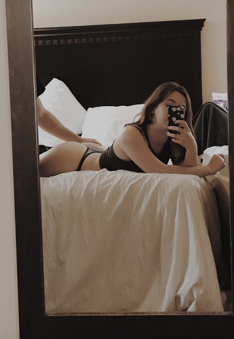 View Genevieve Leigh (vivixleigh) OnlyFans 135 Photos and 2 Videos leaked 

 picture 2