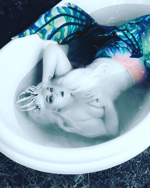 View voodoodoll88 OnlyFans videos and photos for free 

 picture 2