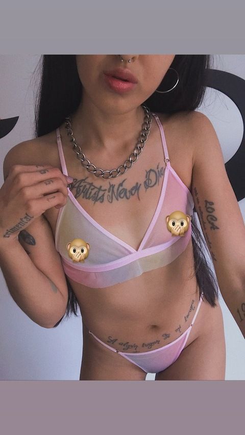 Get Free access to waanderlustury (Georgy.wander) Leaked OnlyFans 

 picture 2