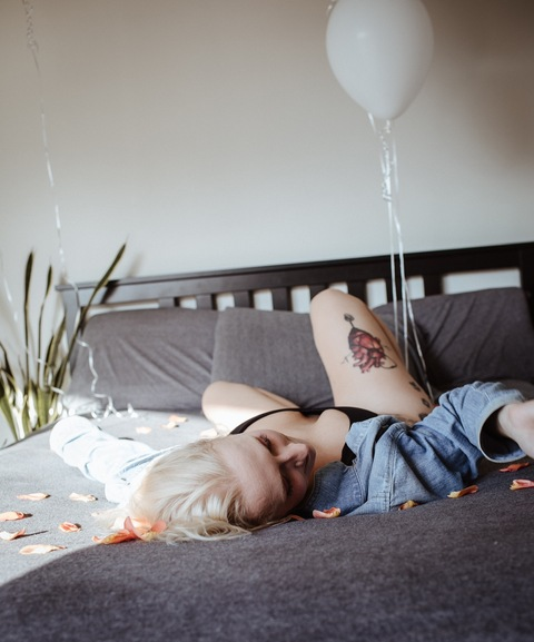 View wendickinme (Corinne) OnlyFans 61 Photos and 22 Videos leaked 

 picture 2