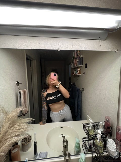 Get Free access to @wendybabyycakez Leaks OnlyFans 

 picture 2
