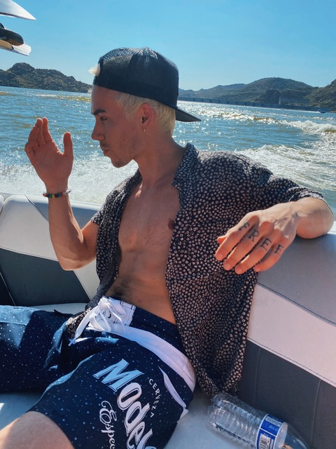 wesleytucker OnlyFans Leak (78 Photos and 5 Videos) 

 picture 2