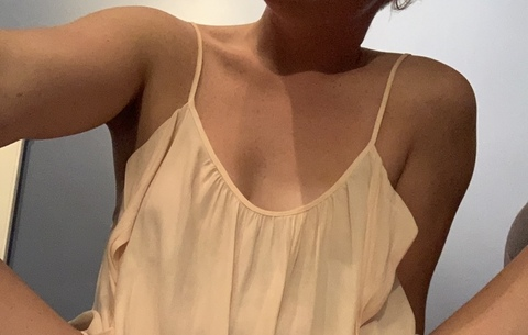 View wetjessiej (Jessie Jones) OnlyFans 71 Photos and 26 Videos leaks 

 picture 2