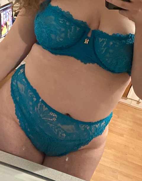 whinniepooh (Whinnie) OnlyFans Leaks 

 picture 2