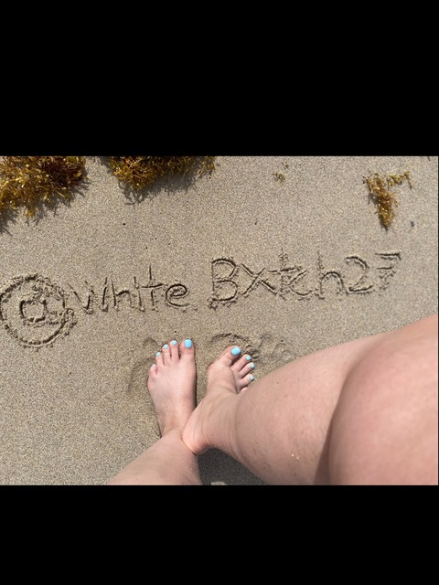 whitebxtch27 OnlyFans Leaked (8 Photos and 3 Videos) 

 picture 2