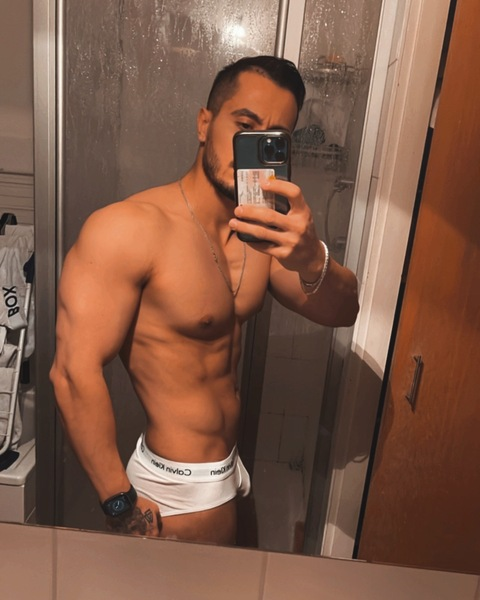 Free access to who.is.hamid (Hamid) Leaked OnlyFans 

 picture 2