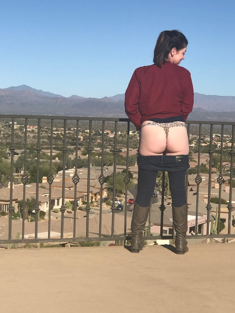 @wholesomemomnextdoor leaked Onlyfans videos for free 

 picture 2