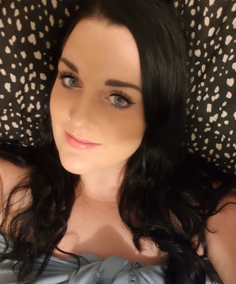 wildmumma96 (Girl on fire) OnlyFans Leaked Pictures and Videos 

 picture 2