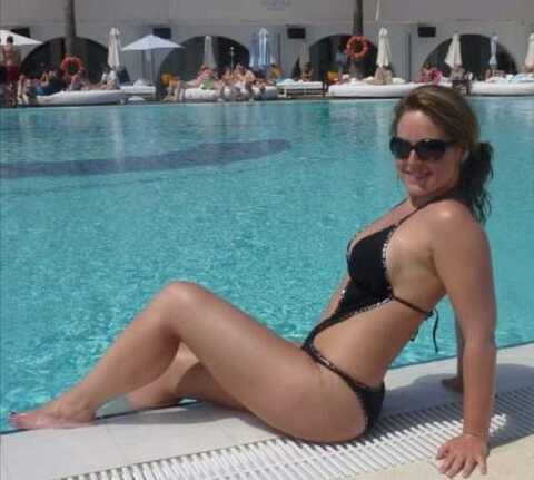 Onlyfans leak williams_hotwife 

 picture 2