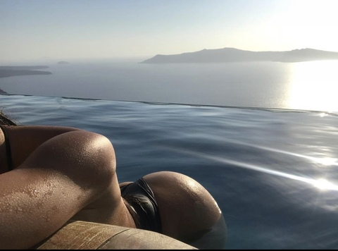 View Wine fetish (winefetish) OnlyFans 6 Photos and 7 Videos gallery 

 picture 2