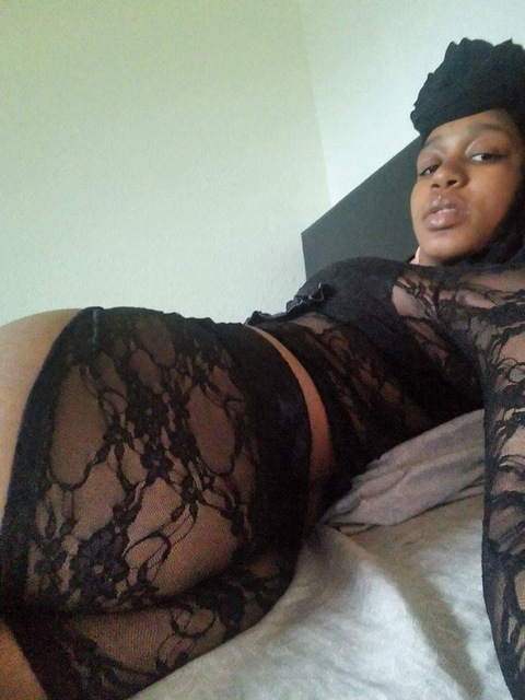witchylipzz (WitchyLipz) OnlyFans Leaked Videos and Pictures 

 picture 2