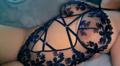 View Wrapped around Willow (wrappedaroundwillow) OnlyFans 209 Photos and 128 Videos leaks 

 picture 2